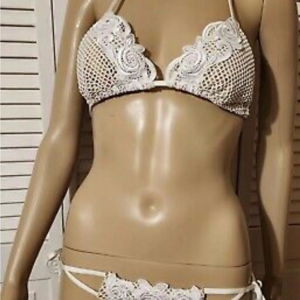 BEACH BUNNY White Bikini Set - Picture 9 of 14